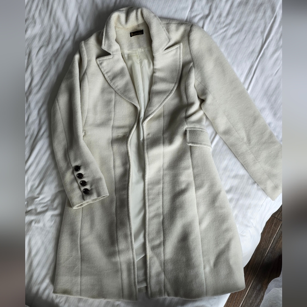 Elegant White Women's Coat